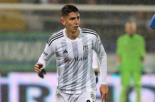 61e7505bfc644a4b857fa6747e2f3b44-1 3-0'dan 3-3'e gelen maçta Demir Ege fırtınası: Portekiz, Türk futbolcuyu konuşuyor - 4. Foto