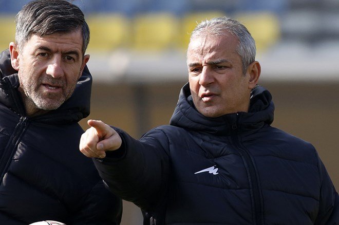 633fa6cfa23b48ad97d860aa7a5ef474-1 İsmail Kartal'dan flaş sözler: "Fenerbahçe'ye gitmem doğru olmaz" - 4. Foto