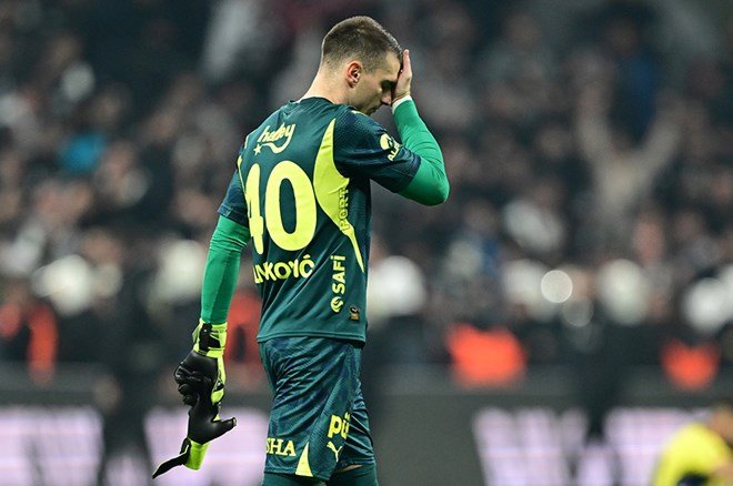 637e8a0e81c9435598aad61ed5ebc97c Livakovic'in yerine Brezilyalı kaleci: Fenerbahçe'nin masaya koyduğu rakam belli oldu - 3. Foto