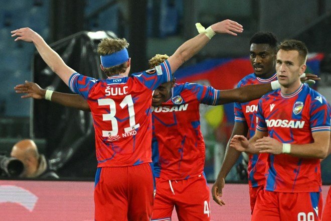 67fd99b529584fee9fcd51115b5a9696 ŞAMPİYONLAR LİGİ: Fenerbahçe'nin muhtemel rakipleri belli oldu  - 6. Foto