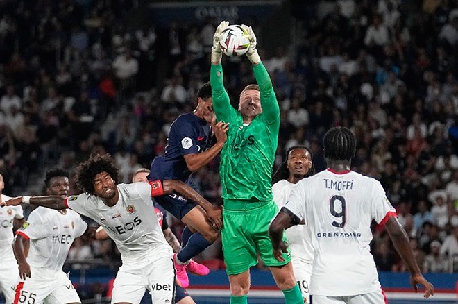 68c962fe1ece424f969b32cd6ccad181 Galatasaray'a 1.99'luk kaleci: Pazarlıklar başladı - 4. Foto