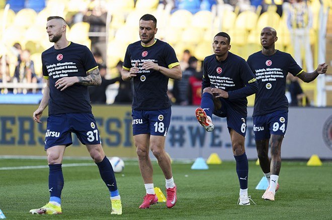 İlk 11 sayılırken olanlar oldu: Fenerbahçe'de Ali Koç, yönetim ve futbolculara büyük tepki  - 2. Foto