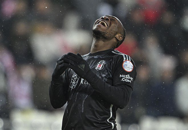 Beşiktaş'ta bir ayrılık daha yaklaşıyor: Serdal Adalı canlı yayında duyurdu  - 5. Foto