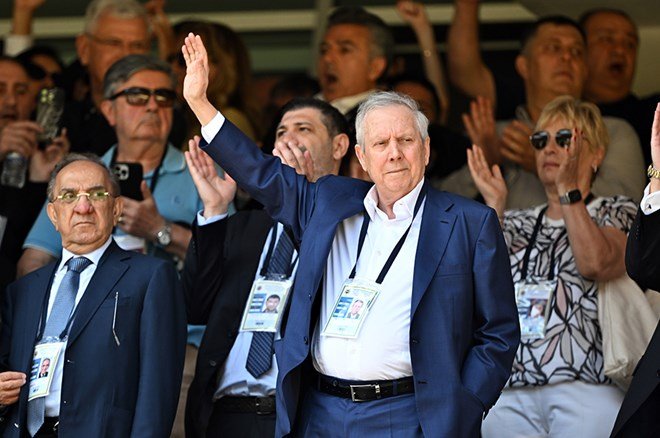 7a18f63b4c6d4541bb9cc1535bb43455 Ve Aziz Yıldırım sessizliğini bozdu: Ali Koç için açıklama geldi  - 2. Foto