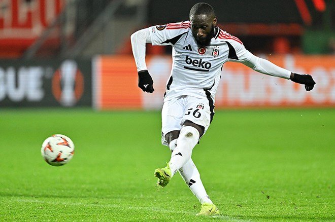 8bb7c55e37b14a199b03d4fc985bec0c Beşiktaş'ta Arthur Masuaku gerçeği - 3. Foto