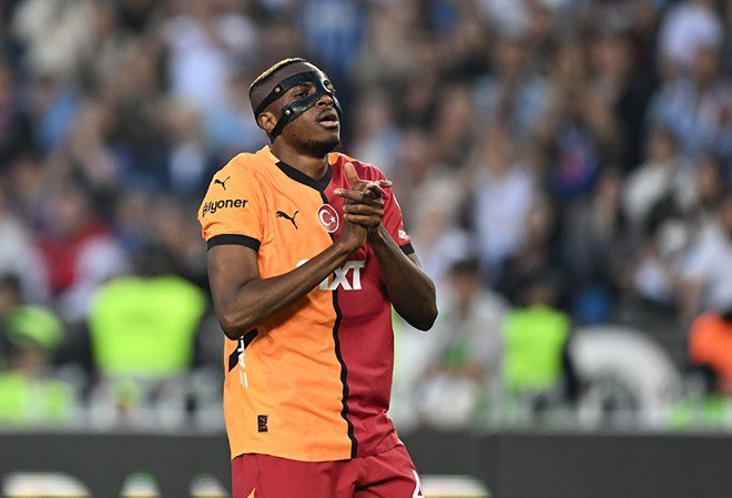 8e4e3a64cfb549a1a50cfcb1c261ada5 Juventus'tan Victor Osimhen için resmi açıklama: Sportif direktörden ters köşe geldi  - 6. Foto