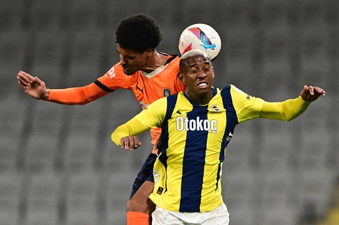 Başakşehir'den Talisca'nın pozisyonu için olay paylaşım: TVF göndermesi!  - 2. Foto