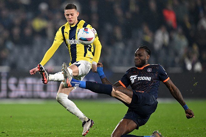 9ac9f4d44a6948acbf538101f667fdce Süper Lig | Başakşehir-Fenerbahçe maçı ne zaman, saat kaçta, hangi kanalda? (Muhtemel 11)  - 7. Foto