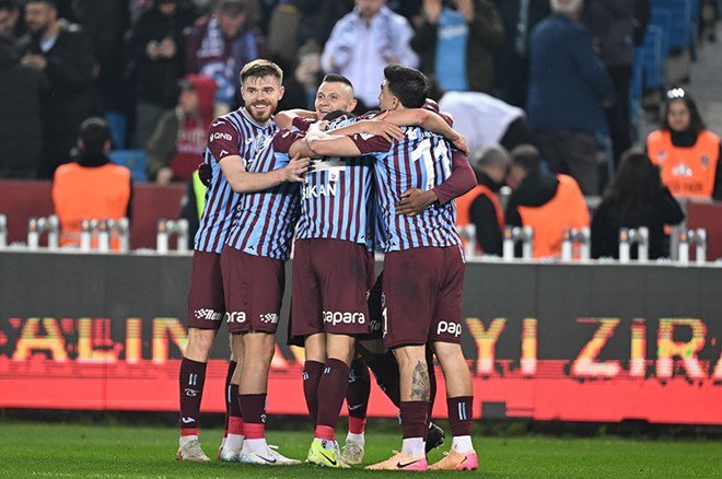 9c94d67544f84789a0a45ee6033eccf4-2 Süper Lig'de dev maç | Trabzonspor-Galatasaray maçı ne zaman, saat kaçta, hangi kanalda? - 11. Foto