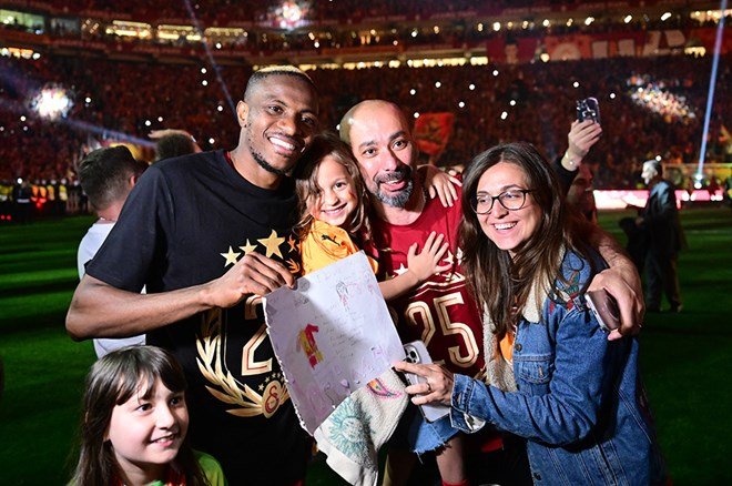 Osimhen: "Şampiyon biziz, başka söze gerek yok"  - 2. Foto