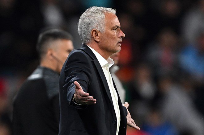 Gol sonrası Mourinho'dan hakeme olay hareket: Portekizliyi çıldırtan 2 karar  - 5. Foto
