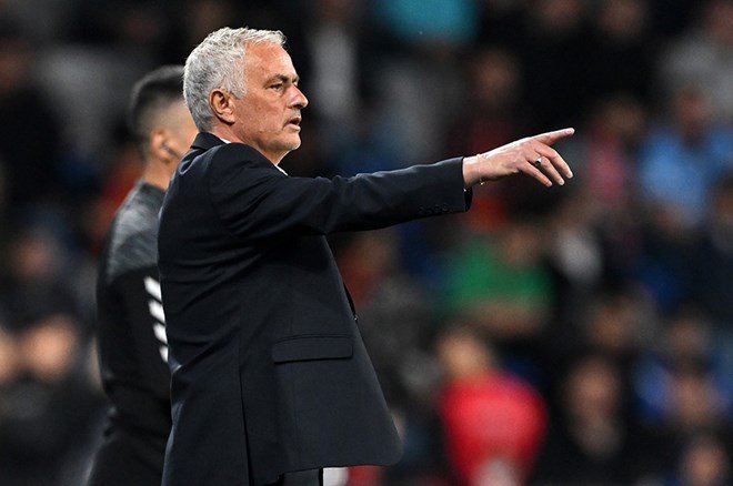 aa77a1926ebd42d393df402cdaa4cc6f-1 "Burası Fenerbahçe hocam" | Spor yazarları, Fenerbahçe için ne dedi? - 8. Foto