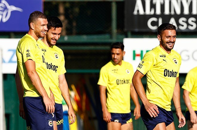 b0abb9591a3d4957bdff86cb1b1797c2 Fenerbahçe'nin transferdeki ilk hedefi belli oldu: Derbiden sonra düğmeye basılacak - 3. Foto