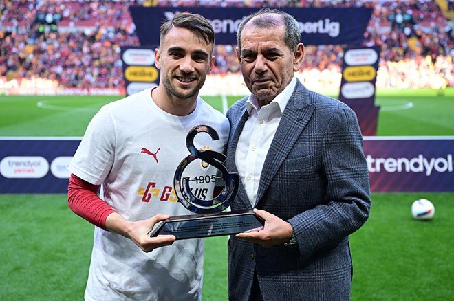 b6da8feaa9f14da195d51e7a822701bb-1 "Önümüzdeki sezon Galatasaray’ı taşıyamaz" | Spor yazarları Galatasaray için ne dedi? - 4. Foto