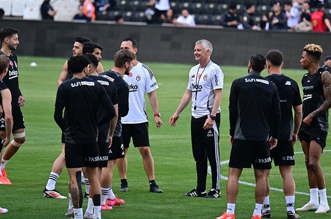 d150eeaeaab34347a09846ca9826d8b1-2 Solskjaer'den Beşiktaş'la adı geçen oyuncu için açıklama: "Hayır demedim"  - 2. Foto