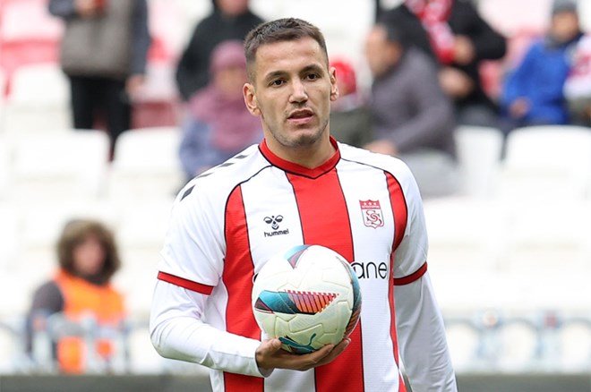 d542a53225db4256a72de2f0f95b8217 Sivasspor küme düştü olanlar oldu: Rey Manaj'dan Rıza Çalımbay'a olay sözler  - 4. Foto