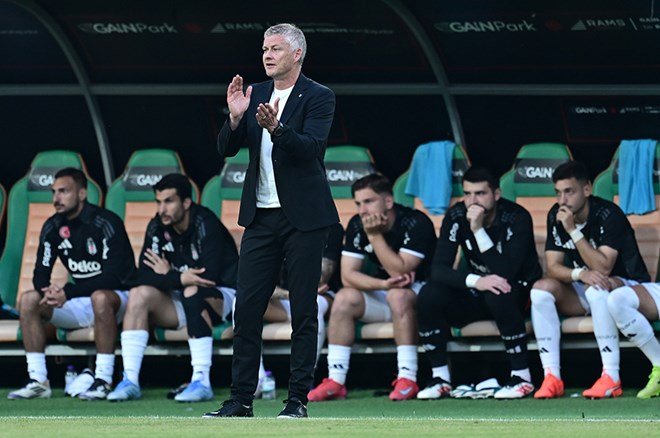 d5e907fccbb141e9bc06547ec1c0d3ec-1 Solskjaer'den Beşiktaş'la adı geçen oyuncu için açıklama: "Hayır demedim"  - 3. Foto