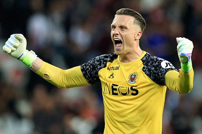 da4af9ac49bf404ca098c460cbeb6d2f-1 Galatasaray'ın gündemindeki kaleci için transfer sözleri: "Ayrılması mantıklı olabilir" - 4. Foto