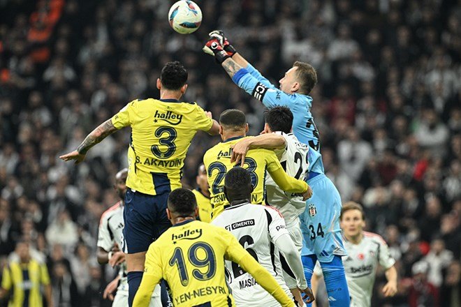 de4e60103afe4cbfbe154e881f36a97e-3 SÜPER LİG'DE DEV DERBİ | Fenerbahçe - Beşiktaş maçı ne zaman, saat kaçta, hangi kanalda? (İlk 11'ler) - 6. Foto