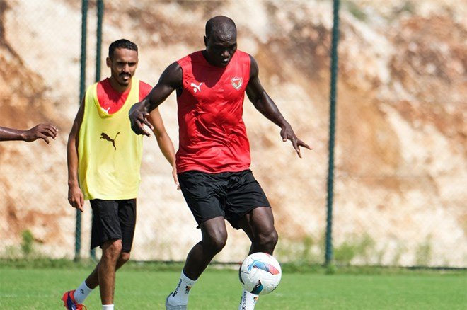 Ligin bitimine 4 maç kala Vincent Aboubakar sürprizi  - 2. Foto