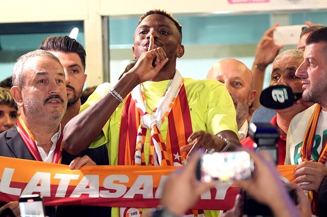 Galatasaray, Osimhen'i takımda tutacak çılgın planı devreye sokuyor: Yüzde 40 pay verilecek  - 4. Foto