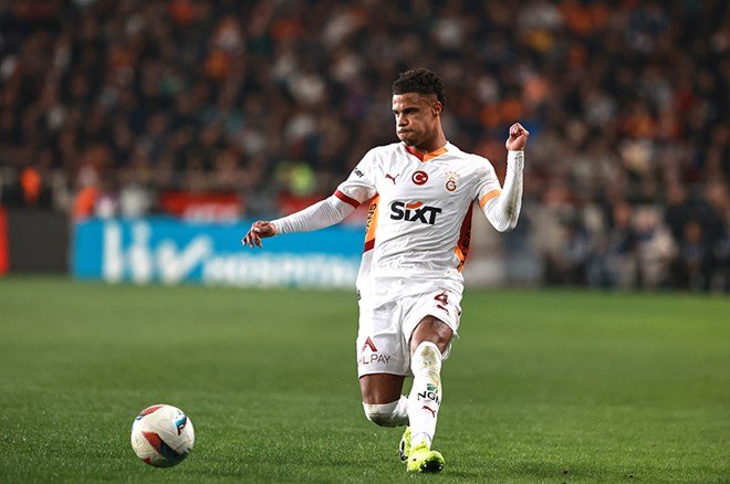 e3ef30233c2e4b178c1da4fdd6a1ed67 Ismail Jakobs'tan Galatasaray'daki geleceğine dair flaş açıklama - 3. Foto