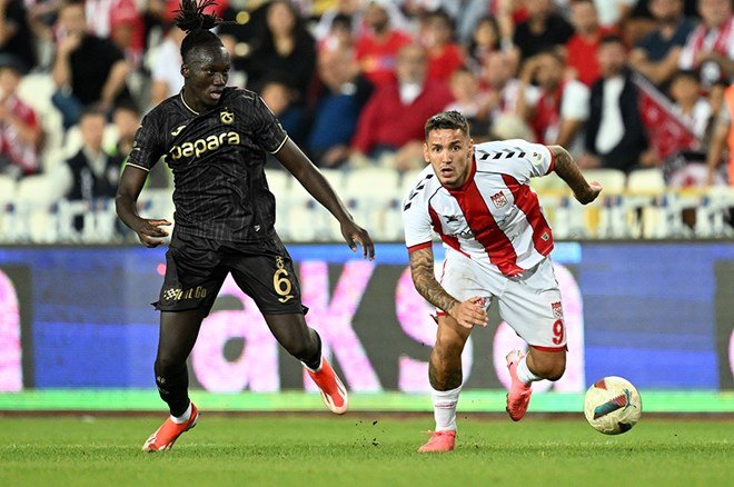eb5dcaf9adab451d9c1dc6b7c4abd734 Sivasspor küme düştü olanlar oldu: Rey Manaj'dan Rıza Çalımbay'a olay sözler  - 6. Foto