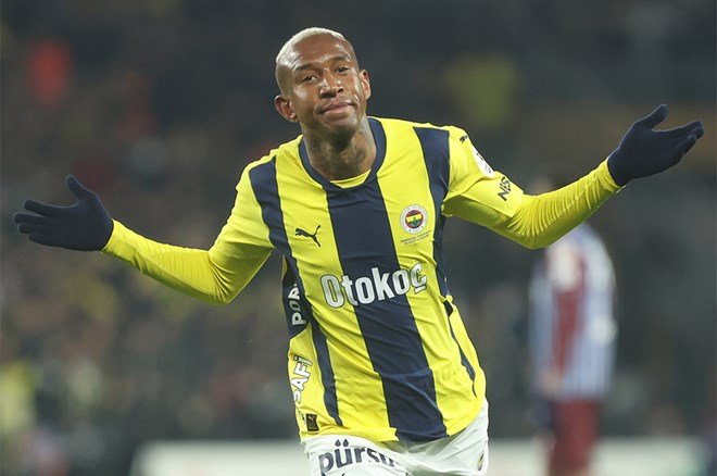 ee0f887d5df84b54bd73b635c00df67a Tadic ve Talisca arasında büyük gerilim: Koridordan fotoğraf geldi - 2. Foto