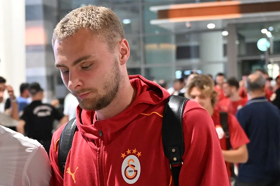 Okan Buruk yeni sezonda onu asla istemiyor: Galatasaray'ın 10 milyon euroluk yıldızına sürpriz talipler - 2 Okan Buruk yeni sezonda onu asla istemiyor: Galatasaray'ın 10 milyon euroluk yıldızına sürpriz talipler - 2