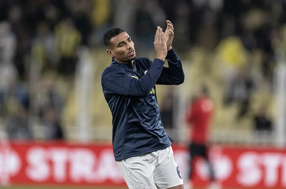 Fenerbahçe'nin yıldızı aldığı flaş kararı yönetime bildirdi: 38 maçta forma giymişti - 4 Fenerbahçe'nin yıldızı aldığı flaş kararı yönetime bildirdi: 38 maçta forma giymişti - 4
