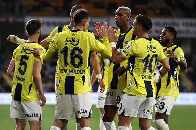 Dünyanın en iyi takımları belli oldu: Galatasaray ile Fenerbahçe sıralamada alt alta  - 14. Foto