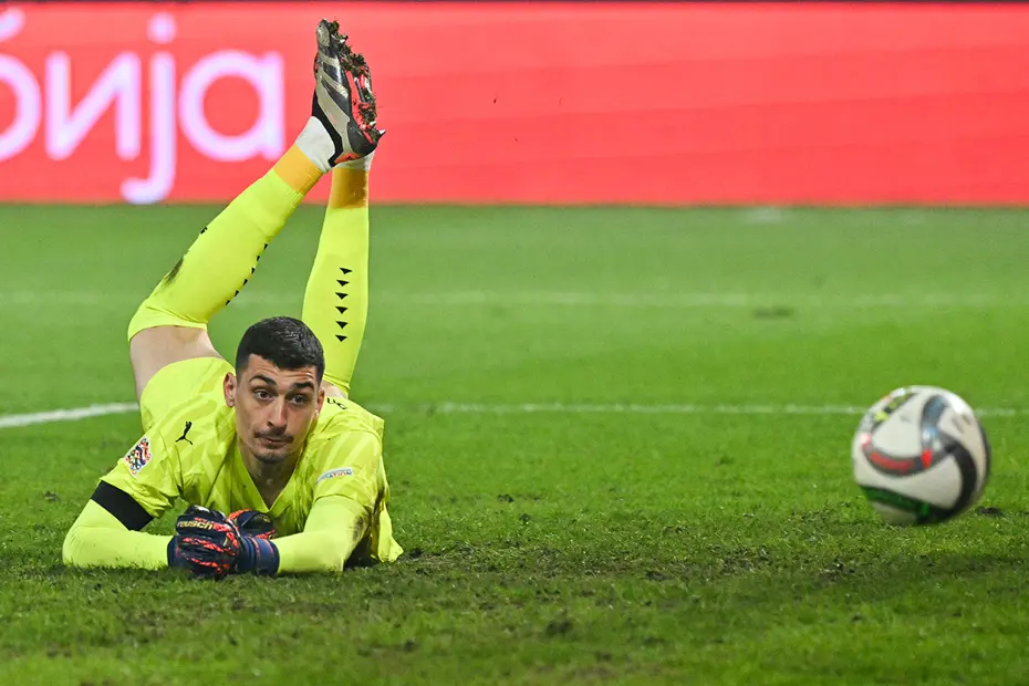 Galatasaray'a transferde olay uyarı: "Kafadan biraz kontak, orasını burasını tutar..." - 3 Galatasaray'a transferde olay uyarı: "Kafadan biraz kontak, orasını burasını tutar..." - 3